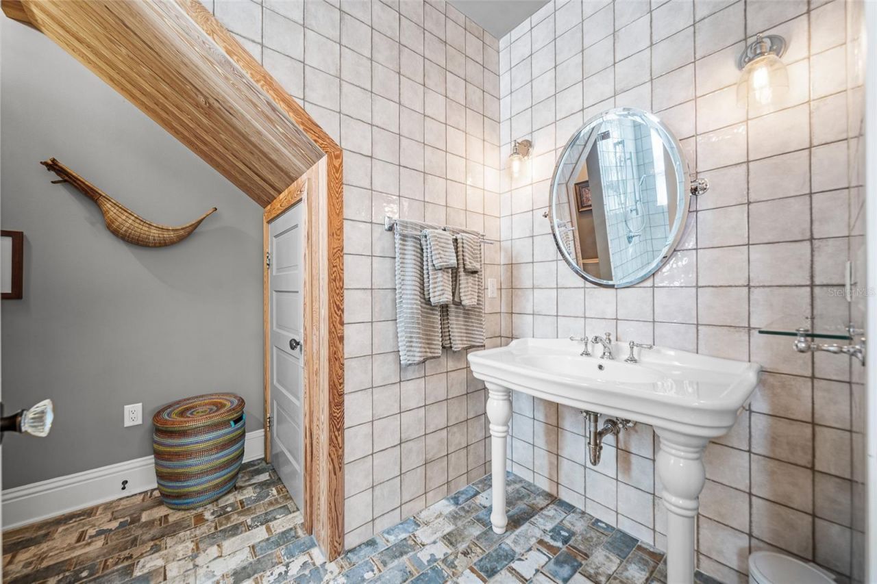 241 N Indian River Drive, Cocoa, FL 32922 Photo