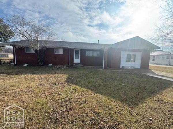 212 Park St, Corning, AR 72422