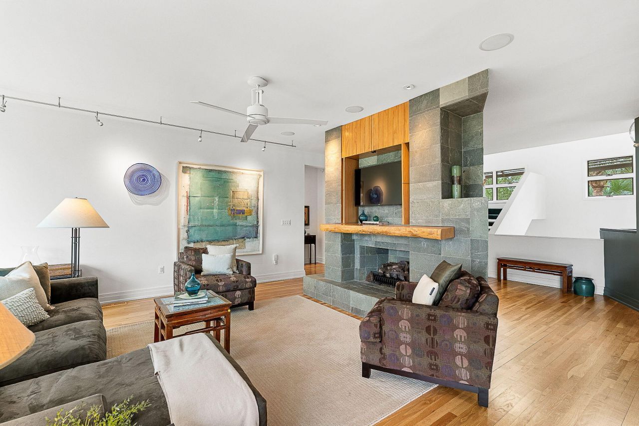 41 Burroughs Hall Photo 11