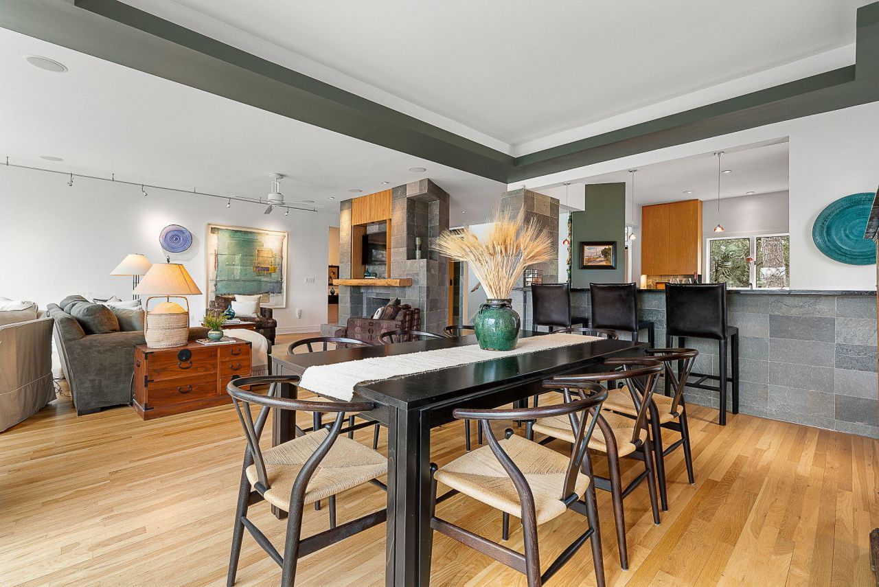 41 Burroughs Hall Photo 16