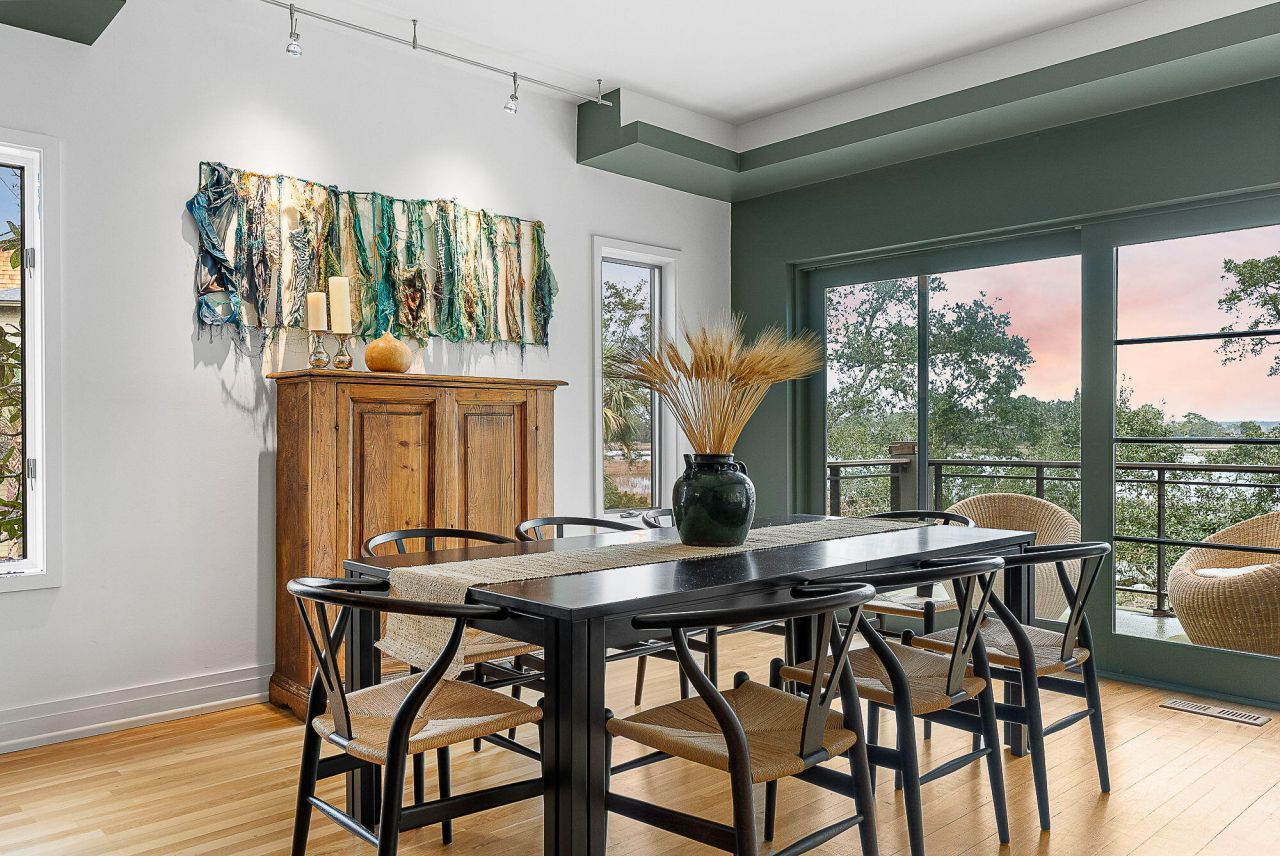 41 Burroughs Hall Photo 18