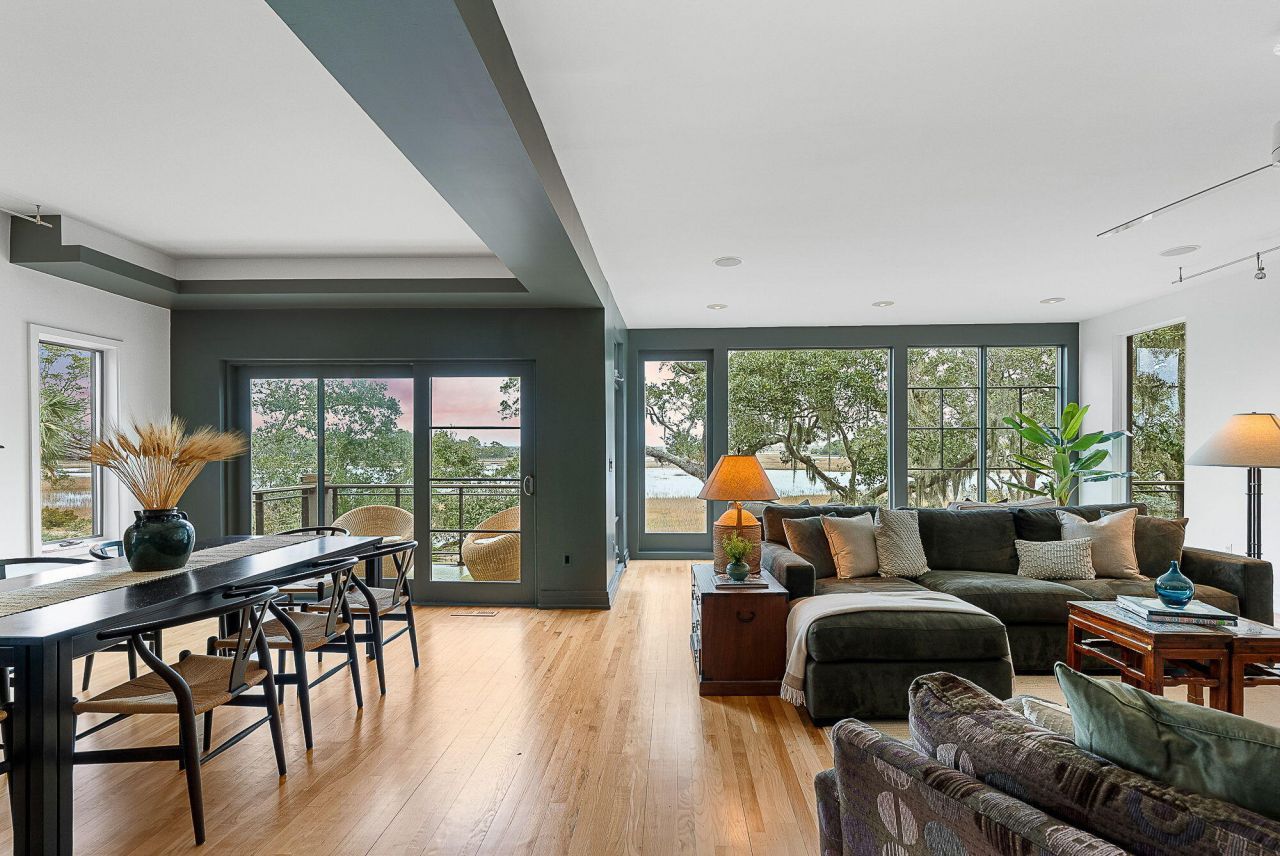 41 Burroughs Hall Photo 22