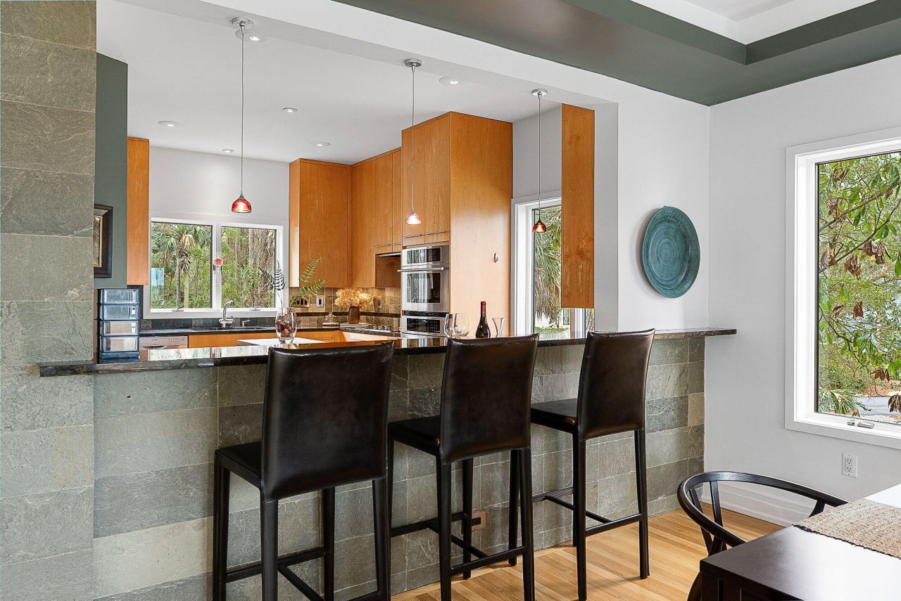 41 Burroughs Hall Photo 23