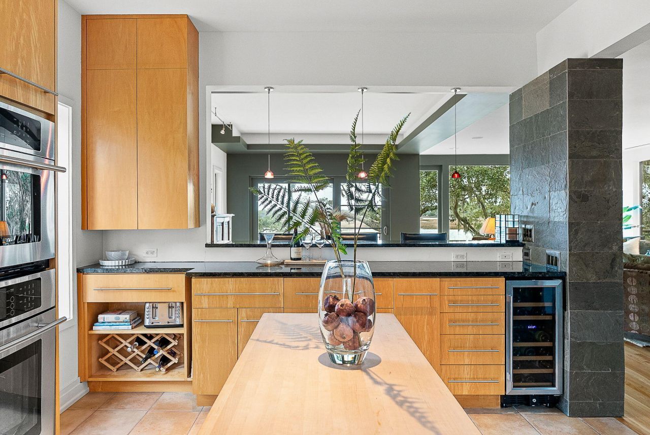 41 Burroughs Hall Photo 26