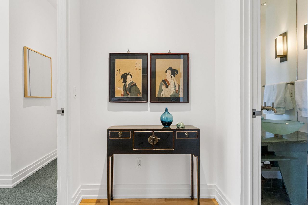 41 Burroughs Hall Photo 28