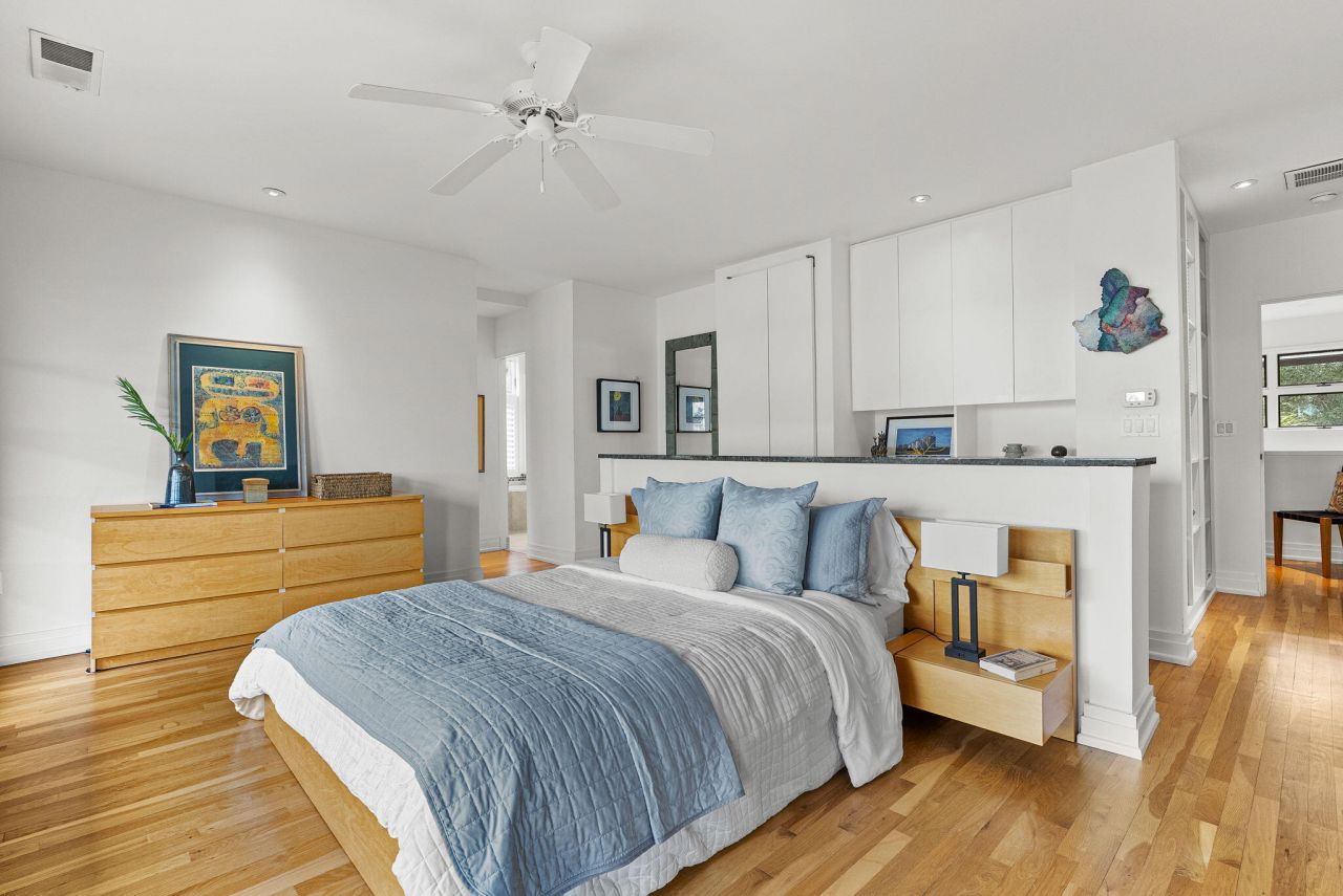 41 Burroughs Hall Photo 38