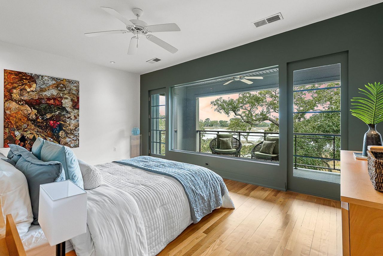 41 Burroughs Hall Photo 40