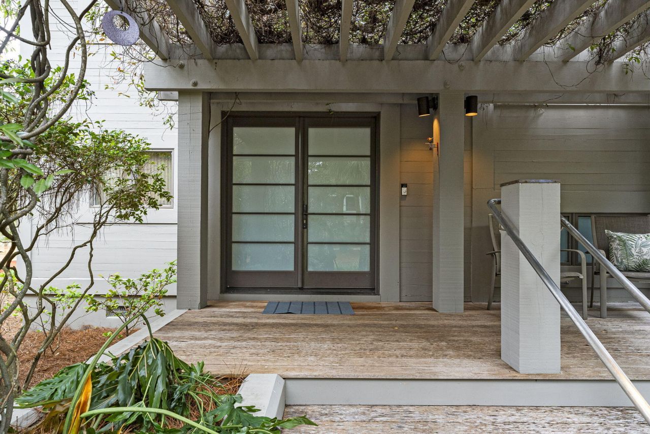 41 Burroughs Hall Photo 49