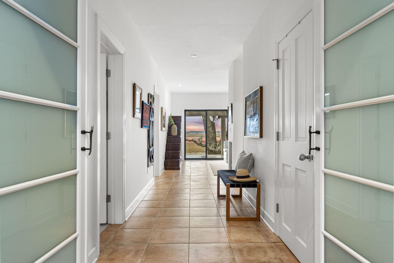 41 Burroughs Hall Photo 52