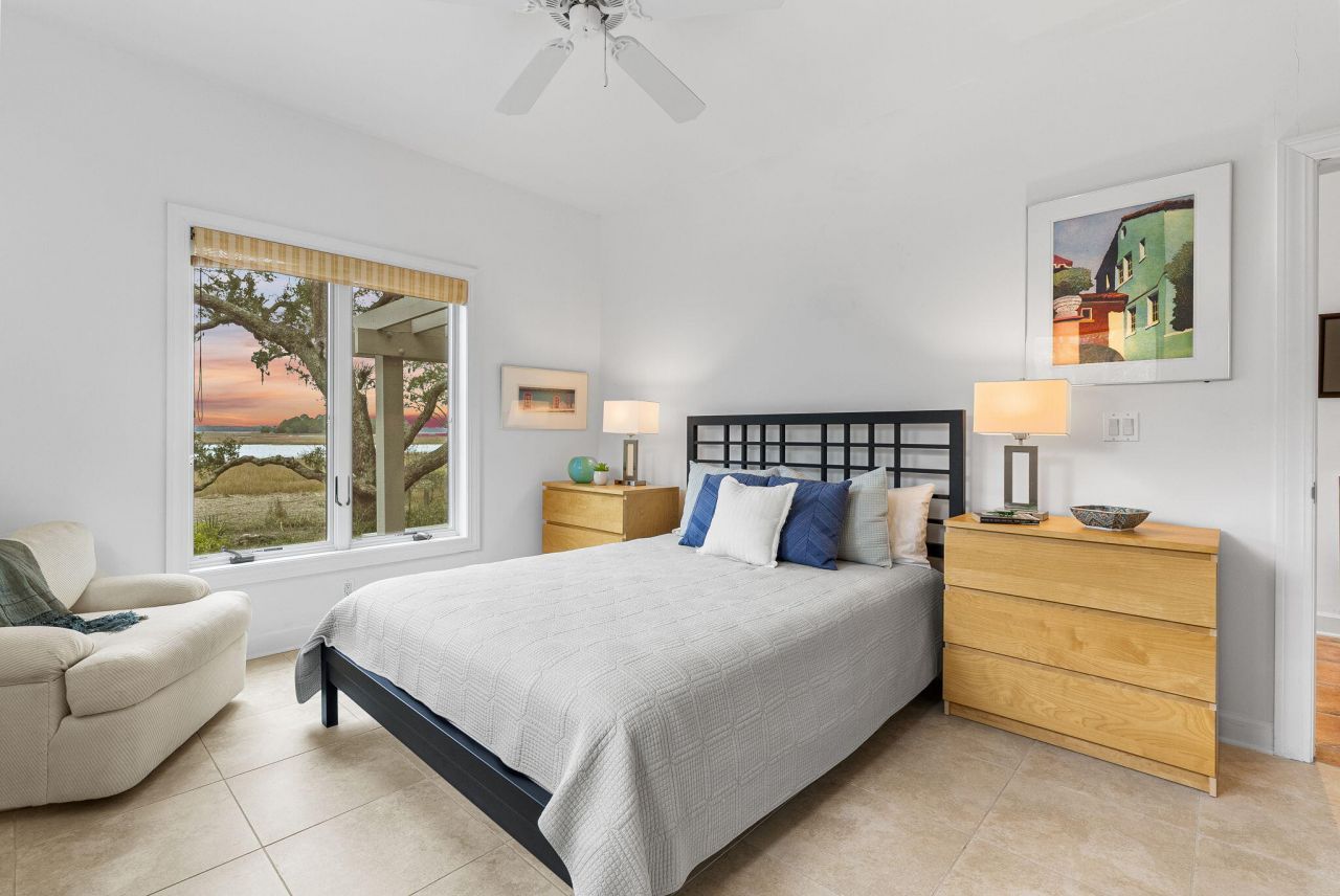 41 Burroughs Hall Photo 56