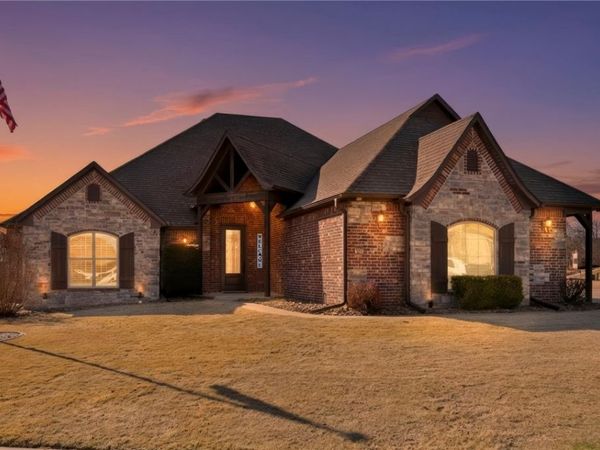 5704 SW Gunstock Road, Bentonville, AR 72713