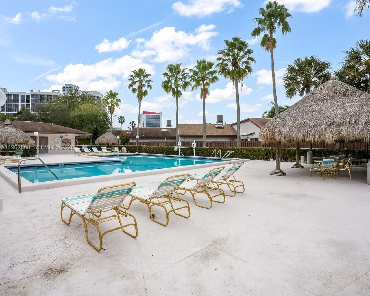 413 Leslie Dr , Hallandale Beach, FL 33009 Photo