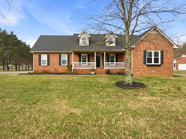 1976 Orchard Park Dr, Murfreesboro, TN 37128