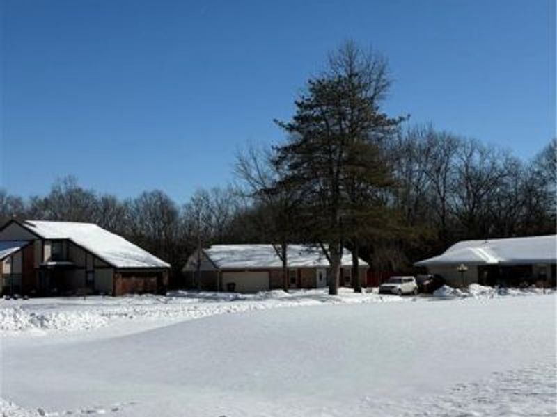 7540 Tuscola Drive, Dayton, OH 45426 Photo 2