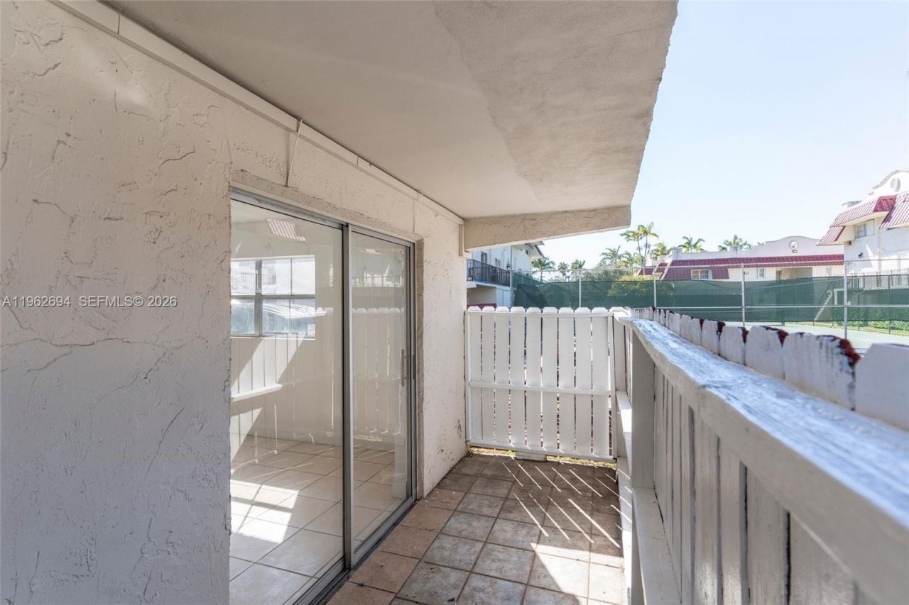 6705 N Kendall Dr , Unit 306, Pinecrest, FL 33156 Photo