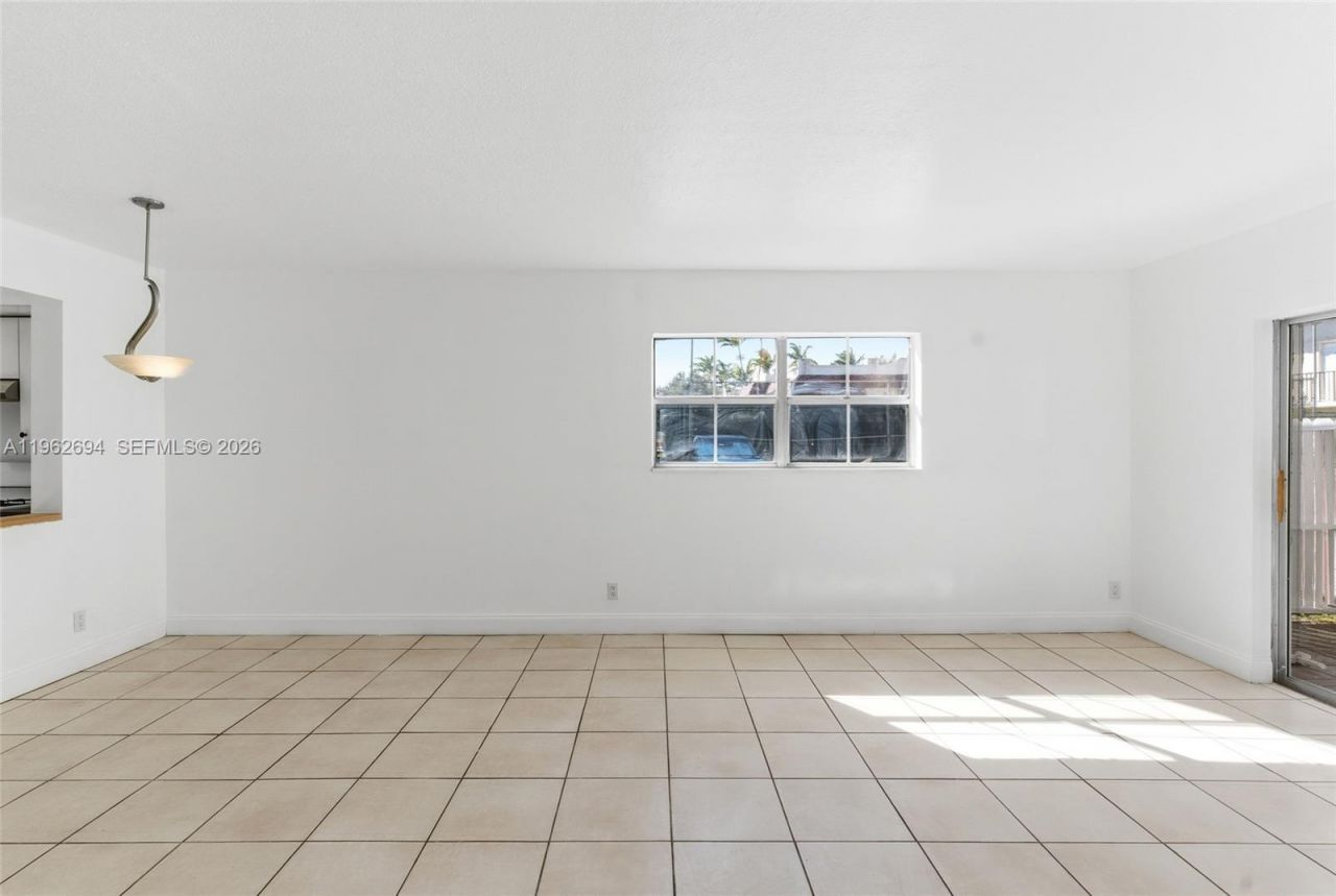 6705 N Kendall Dr , Unit 306, Pinecrest, FL 33156 Photo