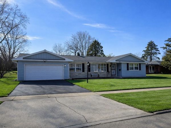 516 Lincolnshire Drive , Sycamore, IL 60178