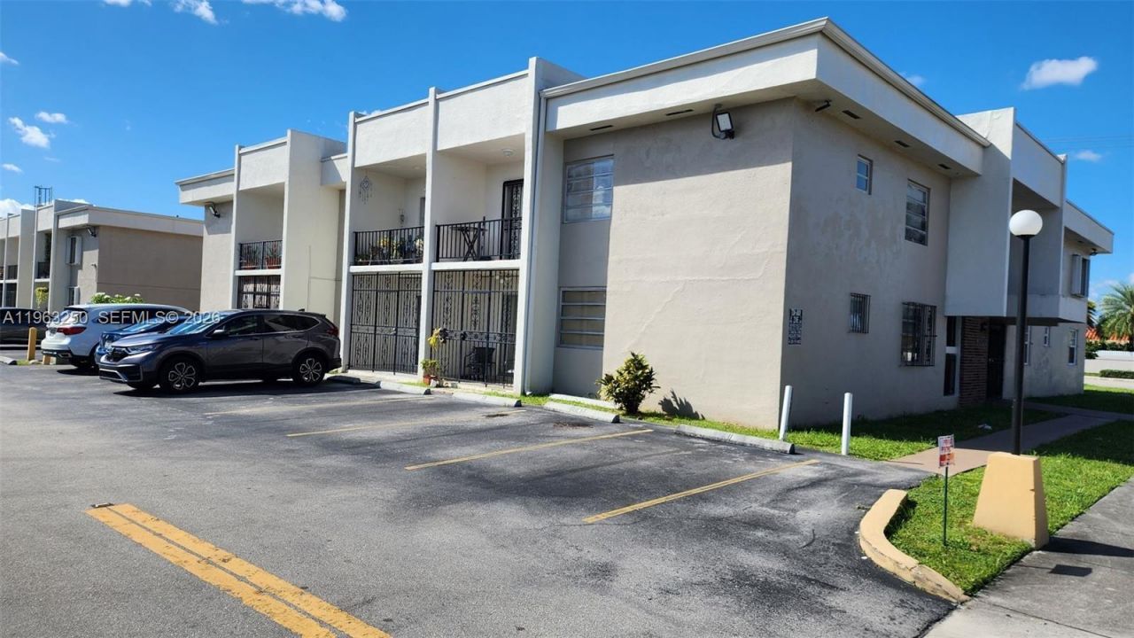 9000 SW 24th St, Unit 14C, Miami, FL 33165 Photo