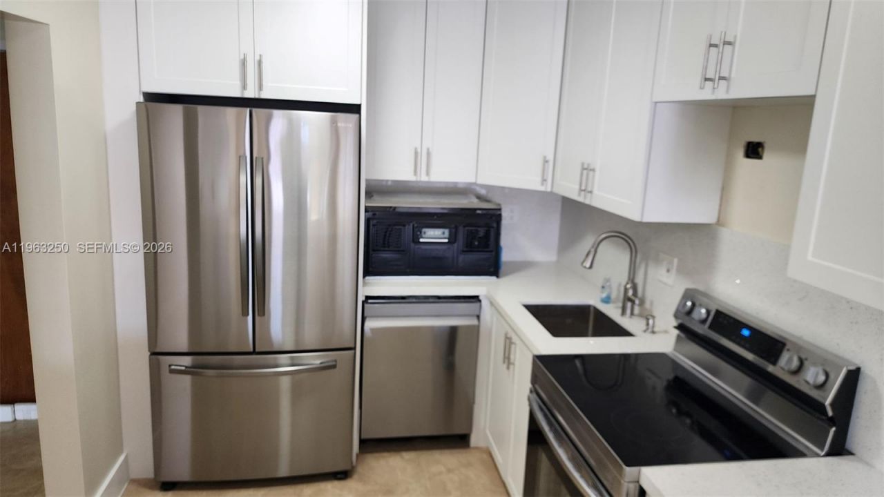 9000 SW 24th St, Unit 14C, Miami, FL 33165 Photo