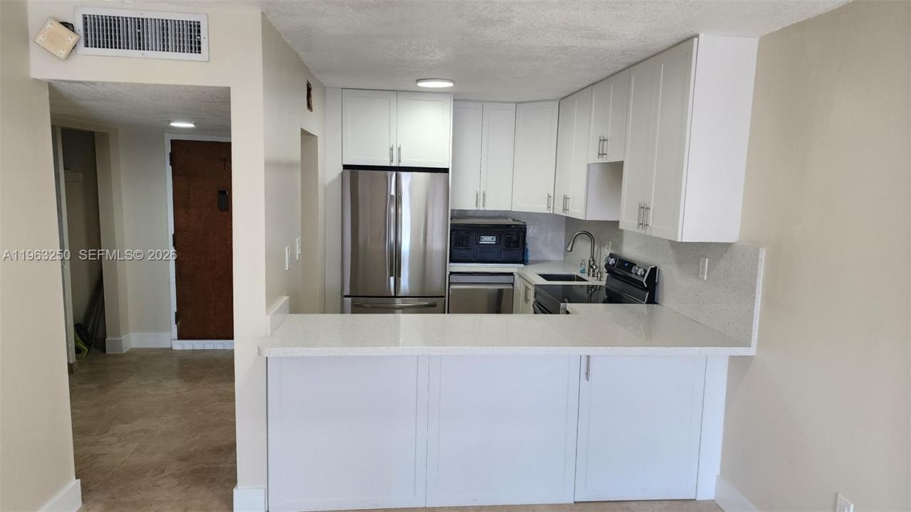 9000 SW 24th St, Unit 14C, Miami, FL 33165 Photo