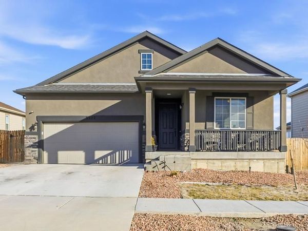 3322 Bella Luna Dr, Pueblo, CO 81001