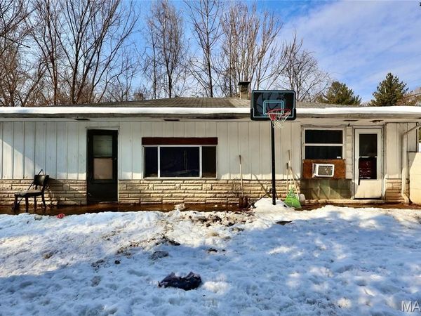 9310 Richfield Road, Fairview Heights, IL 62208