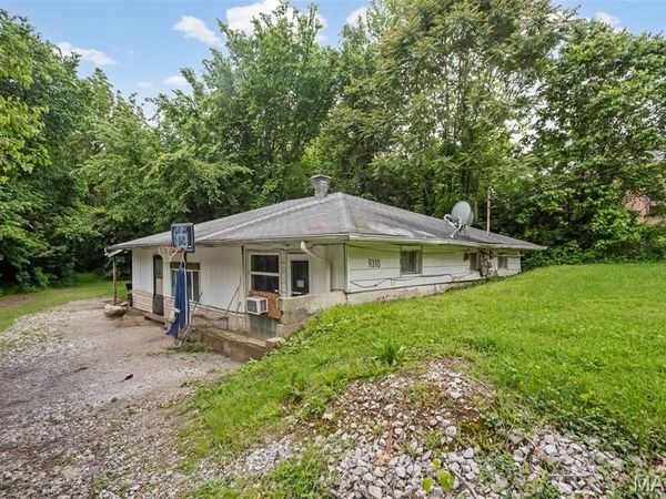 9310 Richfield Road, Fairview Heights, IL 62208