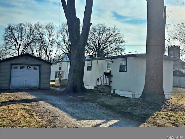 30 W Patterson Street , Mascoutah, IL 62258