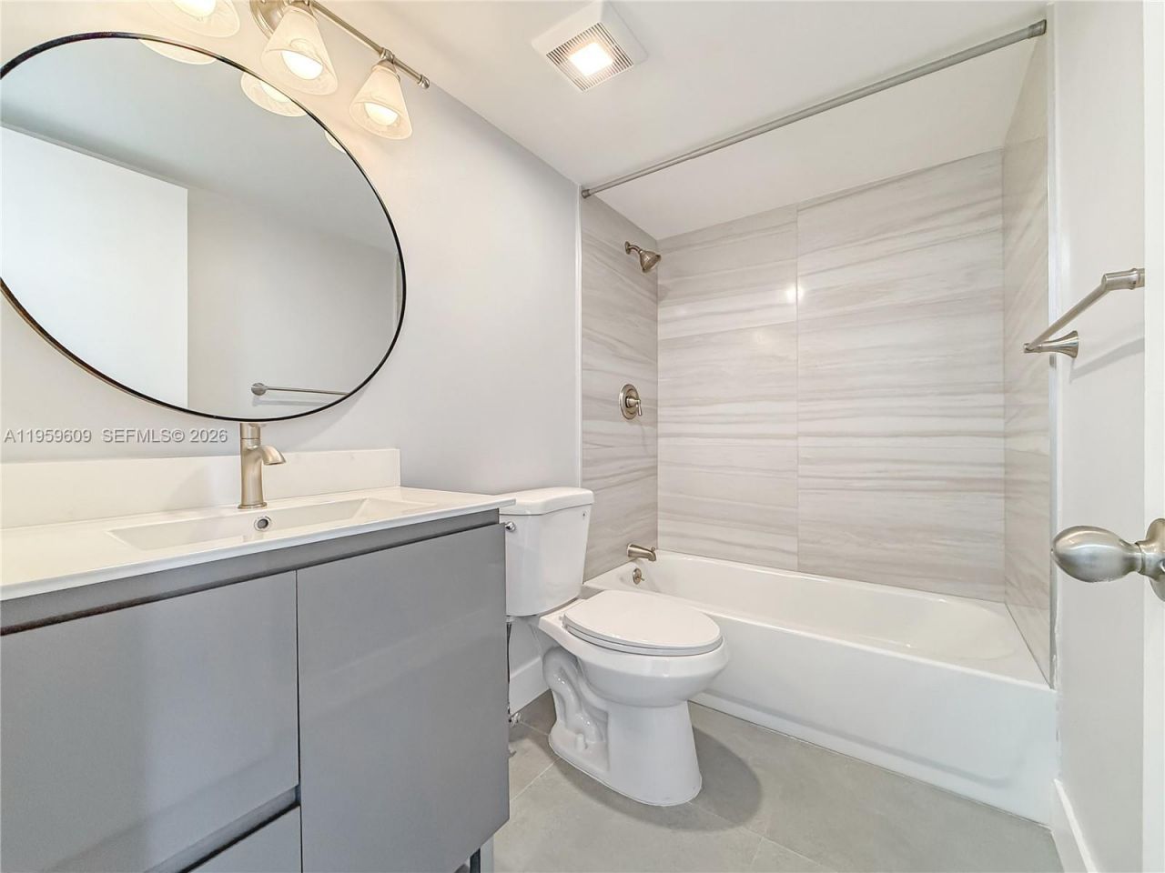 8590 SW 212th St , Unit #204, Cutler Bay, FL 33189 Photo