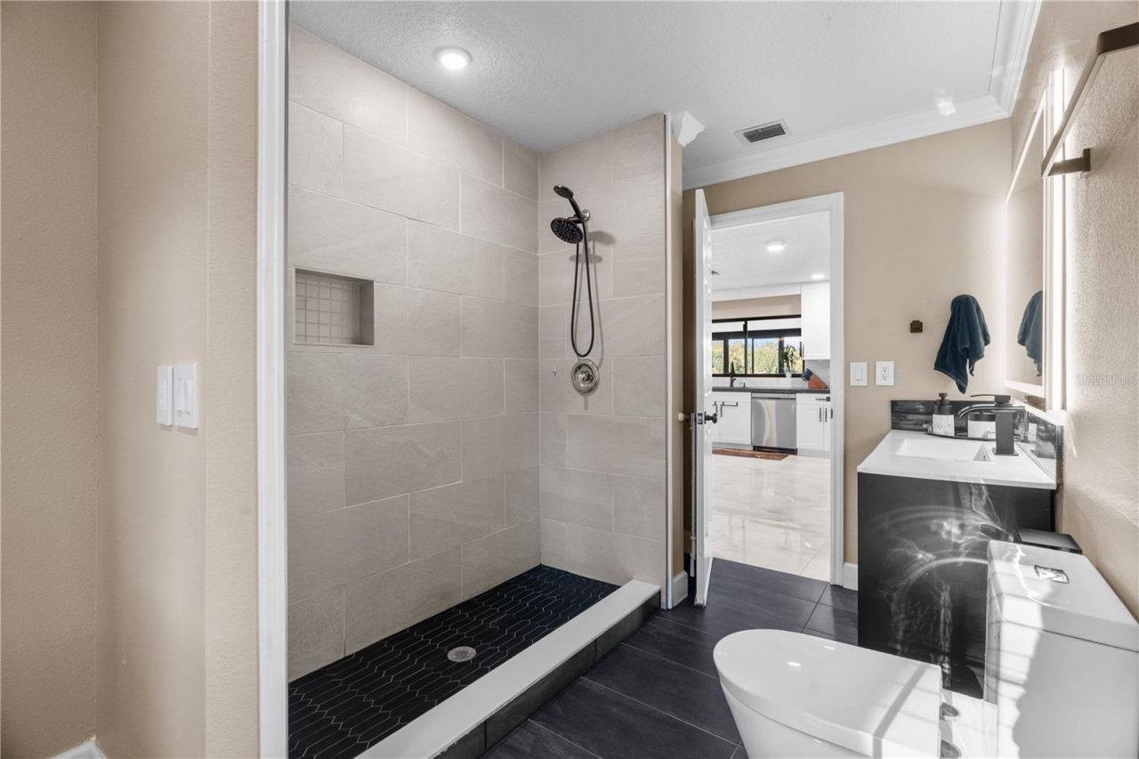 3105 S Lakeshore Court, Eustis, FL 32726 Photo