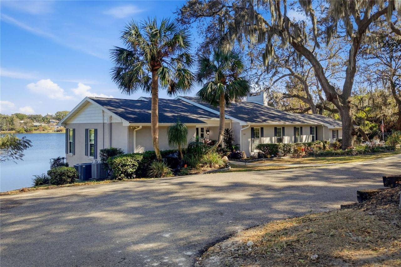 3105 S Lakeshore Court, Eustis, FL 32726 Photo