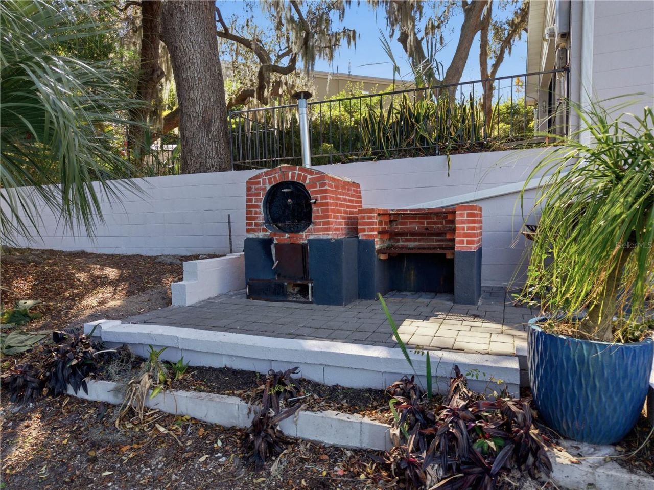 3105 S Lakeshore Court, Eustis, FL 32726 Photo