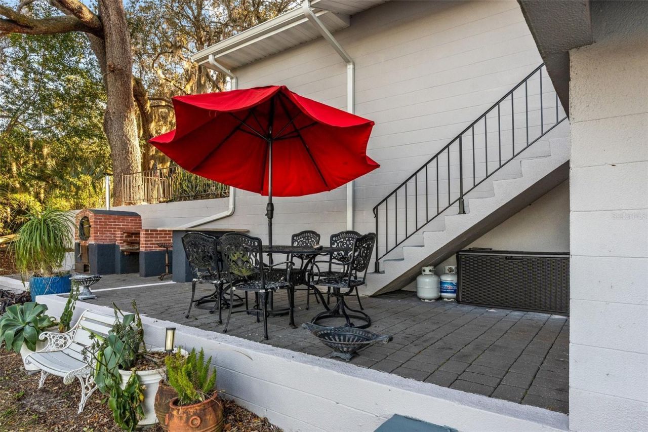 3105 S Lakeshore Court, Eustis, FL 32726 Photo