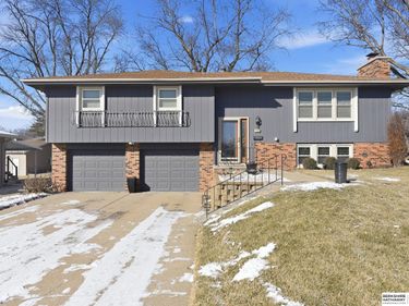 13968 William Circle, Omaha, NE 68144