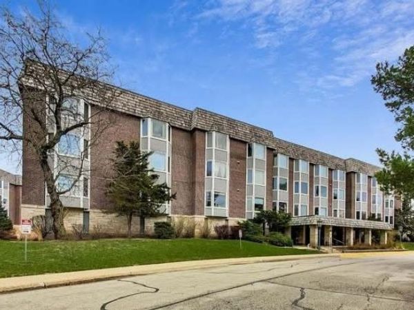 2500 Windsor Mall, Unit 2D, Park Ridge, IL 60068