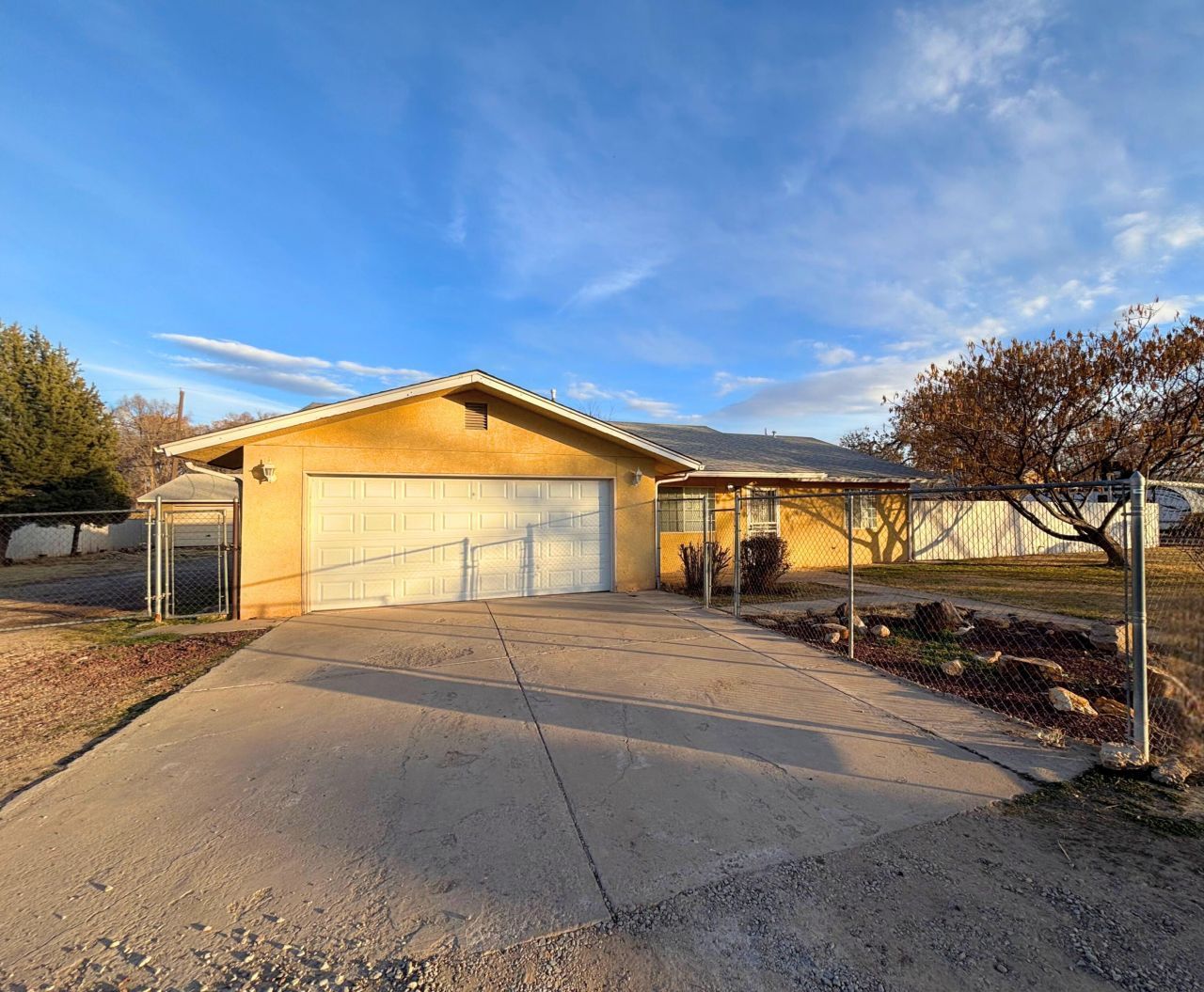 2528 La Vega Drive Sw, Albuquerque, NM 87105 Main Photo