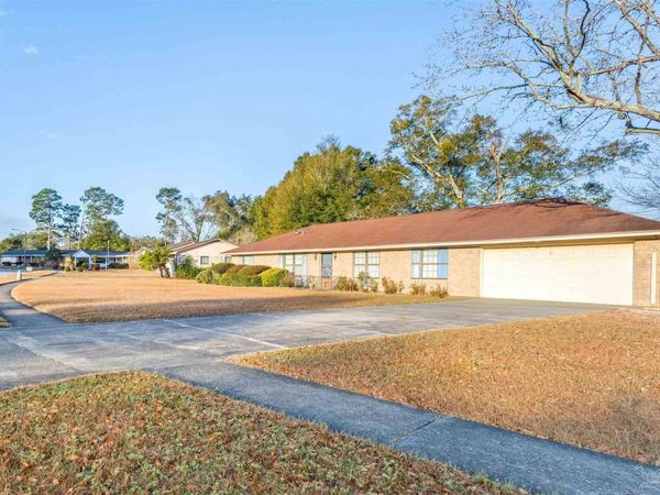 8345 Strasburg Rd, Pensacola, FL 32514