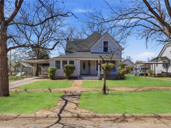 127 S Randlett Street, Hobart, OK 73651