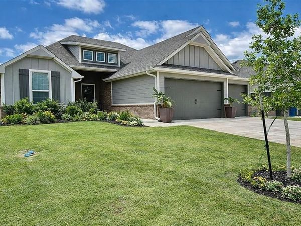 1313 N Beale Terrace, Mustang, OK 73064