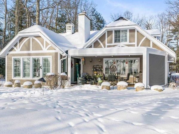 5243 W Lake Street, Harbor Springs, MI 49740