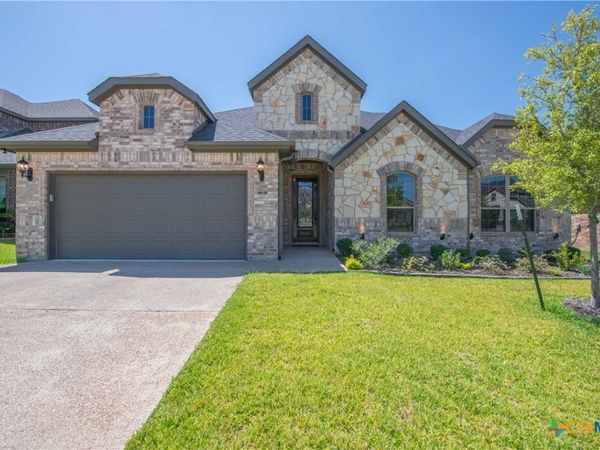 101 Cedar Creek Court , Woodway, TX 76712