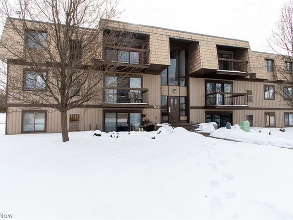 9600 Cove Avenue, Unit B-9, North Royalton, OH 44133