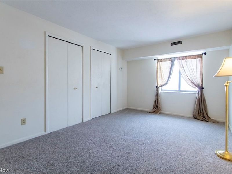 9600 Cove Avenue, Unit B-9, North Royalton, OH 44133 Photo 12