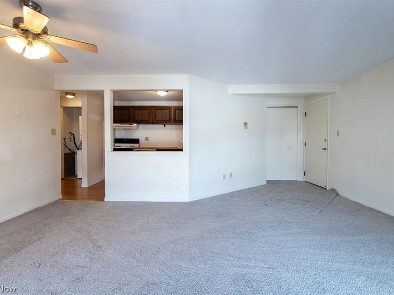 9600 Cove Avenue, Unit B-9, North Royalton, OH 44133 Photo 5