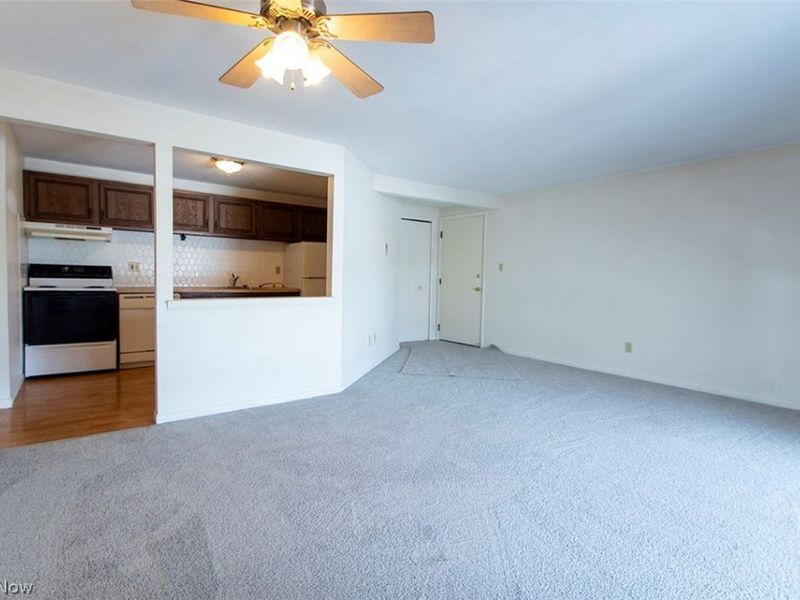 9600 Cove Avenue, Unit B-9, North Royalton, OH 44133 Photo 7