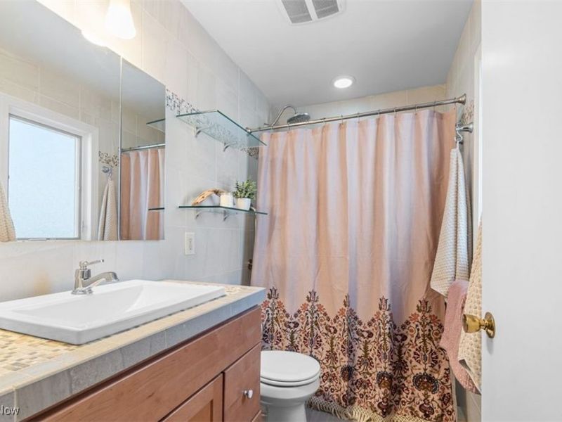 843 Haywood Drive, South Euclid, OH 44121 Photo 17