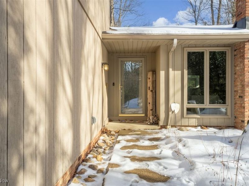 843 Haywood Drive, South Euclid, OH 44121 Photo 2