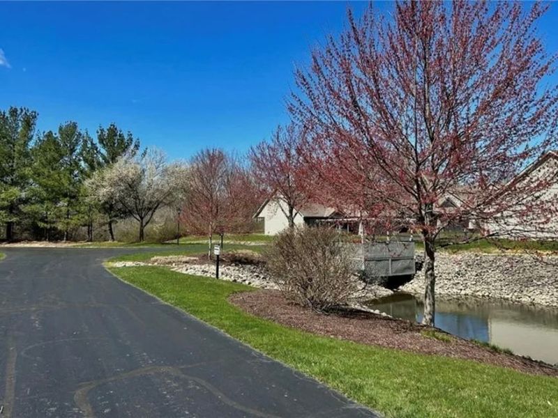 62 E Western Reserve Road, Unit 3, Poland, OH 44514 Photo 2