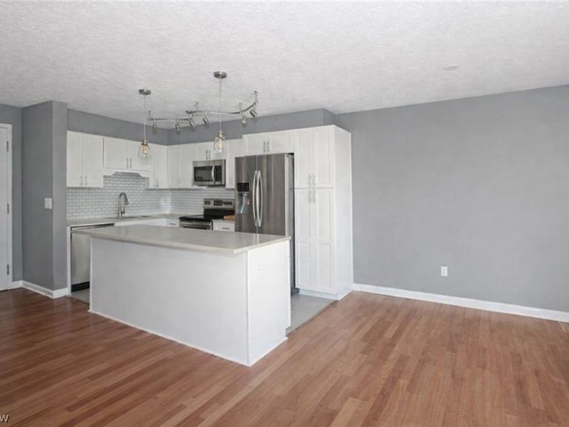 12520 Edgewater Drive, Unit 809, Lakewood, OH 44107 Photo 4