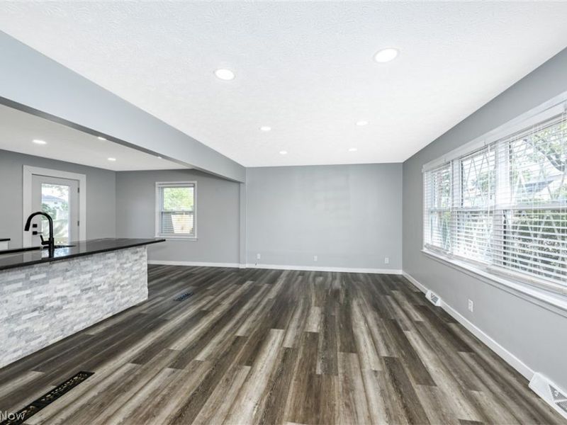 1321 Clinton Avenue SE, North Canton, OH 44720 Photo 13